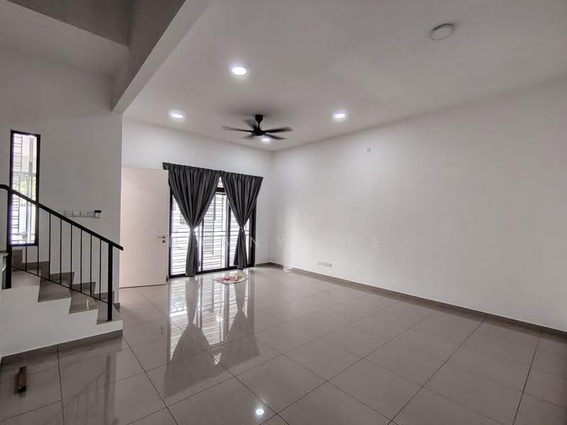Rumah Teres 2-Tingkat untuk Disewa di Taman Mutiara Hijau (Kulai) - Danny See - Living Room - PropertyGuru.com.my