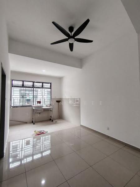 Rumah Teres 2-Tingkat untuk Disewa di Taman Mutiara Hijau (Kulai) - Danny See - Kitchen - PropertyGuru.com.my