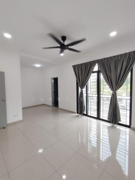 Rumah Teres 2-Tingkat untuk Disewa di Taman Mutiara Hijau (Kulai) - Danny See - Living Room - PropertyGuru.com.my