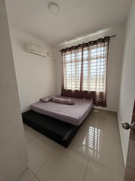 Kediaman Servis untuk Dijual di Larkin Heights - Janice Teo - Bedroom - PropertyGuru.com.my