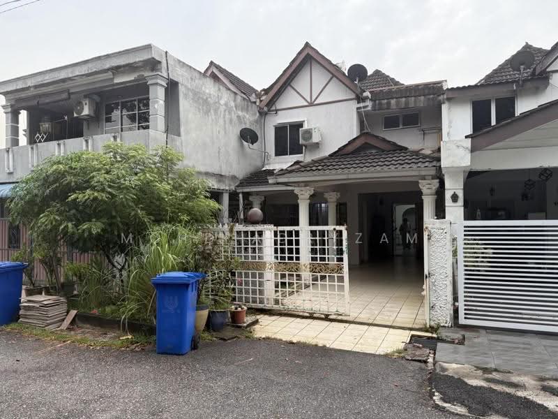 2-storey Terraced House for Sale in Seksyen 19 (Shah Alam) - Mohd Adryzam - Exterior - PropertyGuru.com.my