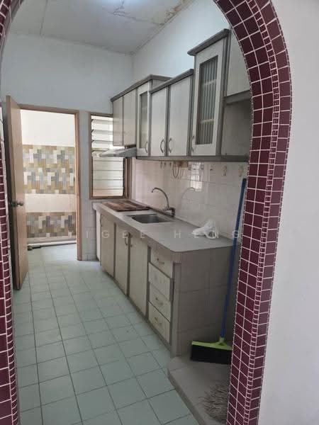 Pangsapuri untuk Disewa di Pangsapuri Sri Kemuning - Yigee Heng - Kitchen - PropertyGuru.com.my