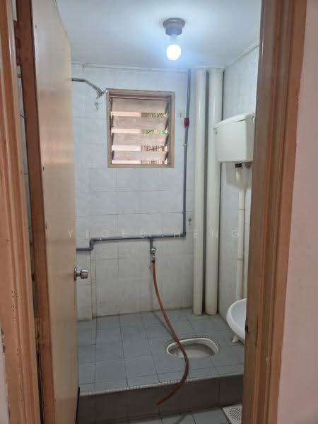 Pangsapuri untuk Disewa di Pangsapuri Sri Kemuning - Yigee Heng - Bathroom - PropertyGuru.com.my