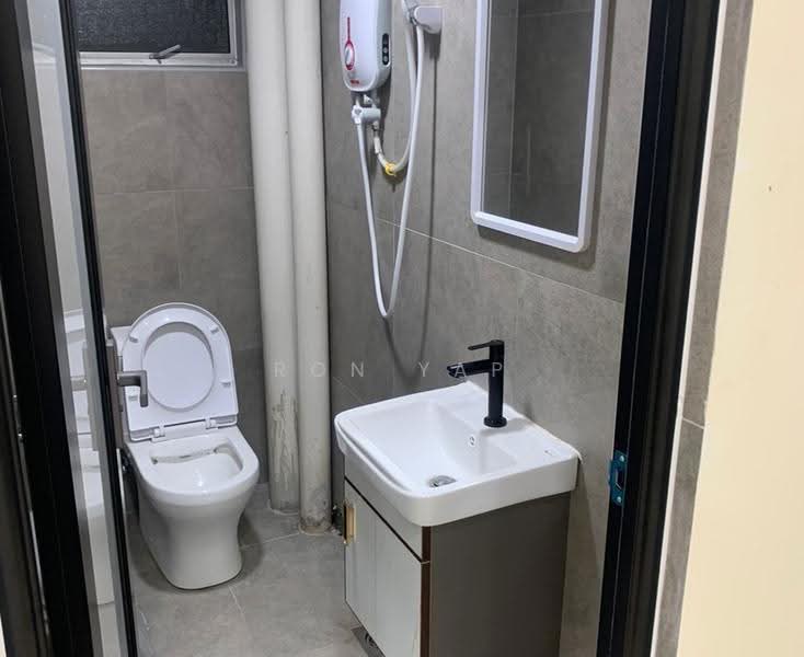 Pangsapuri untuk Dijual di Puncak Desa Apartment - Ron Yap - Bathroom - PropertyGuru.com.my