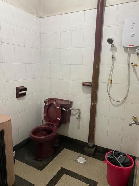 Rumah Teres 2-Tingkat untuk Disewa di Taman Tasek (Johor Bahru) - Derrick Ng - Bathroom - PropertyGuru.com.my