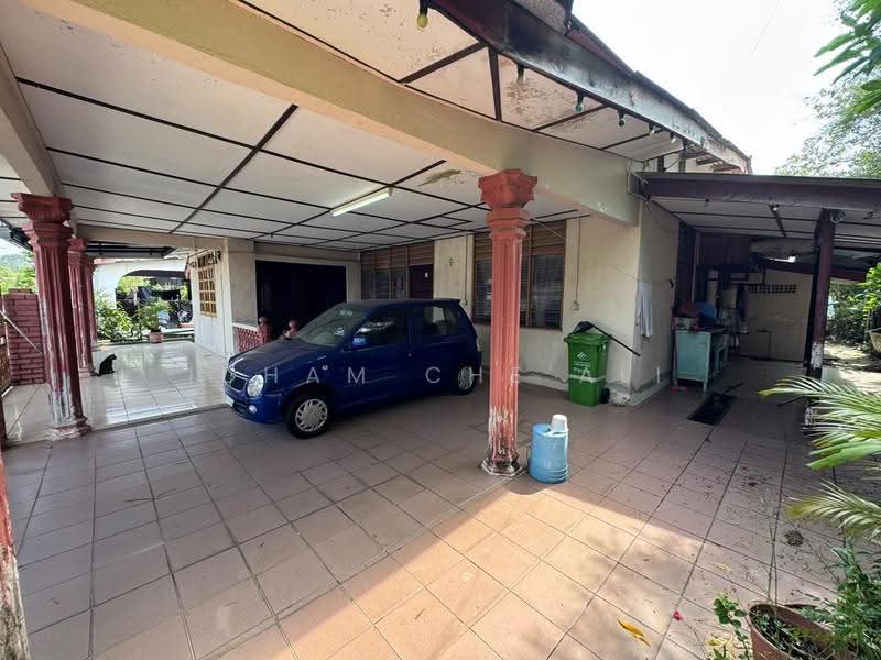 Bungalow House for Sale in Kampung Permatang Badak (Kuantan) - Idham Che'Ali - Exterior - PropertyGuru.com.my