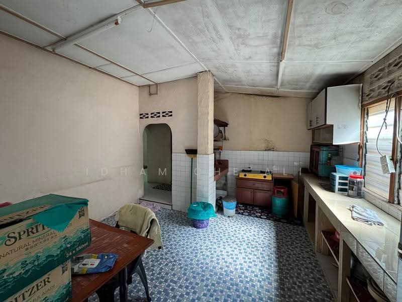 Bungalow House for Sale in Kampung Permatang Badak (Kuantan) - Idham Che'Ali - Kitchen - PropertyGuru.com.my