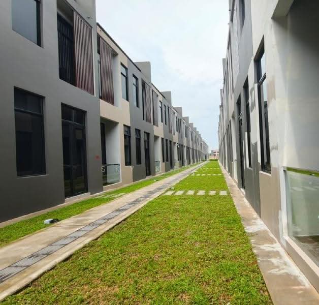 2-storey Terraced House for Sale in Puteri Harbour (Iskandar Puteri (Nusajaya)) - Sky Khoo - Exterior - PropertyGuru.com.my
