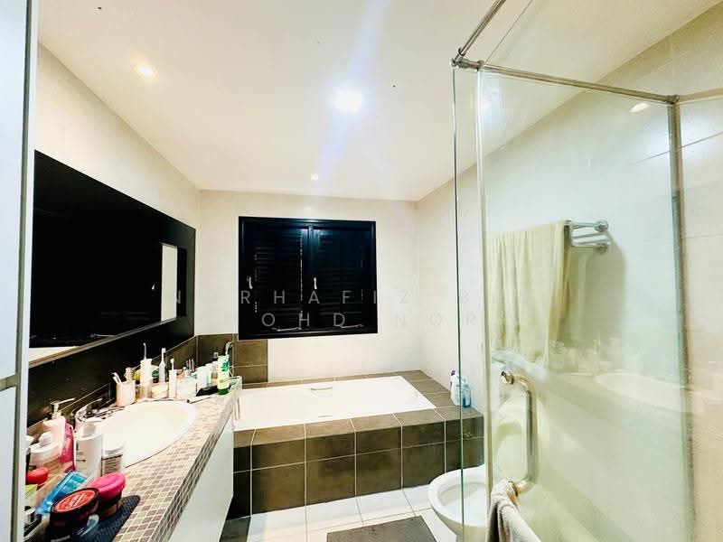 Kondominium untuk Dijual di Armanee Terrace - Norhafiz Bin Mohd Nor - Bathroom - PropertyGuru.com.my