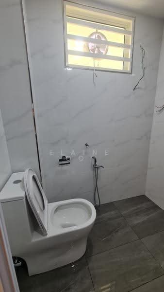 Rumah Berkembar untuk Dijual di Taman Greenview (Jelutong) - Elaine Ooi - Bathroom - PropertyGuru.com.my