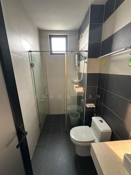 Kediaman Servis untuk Disewa di D'Secret Garden (Pangsapuri Kempas Indah) - Winson Tan - Bathroom - PropertyGuru.com.my