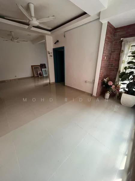 1-storey Terraced House for Sale in Taman Wilayah Selayang (Selayang) - Mohd Riduan - Living Room - PropertyGuru.com.my