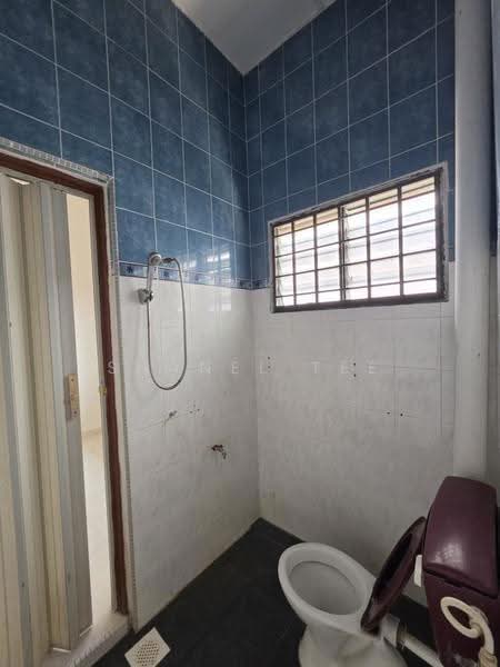 Rumah Teres 2-Tingkat untuk Dijual di Taman Sri Kluang (Kluang) - Shanel Tee - Bathroom - PropertyGuru.com.my
