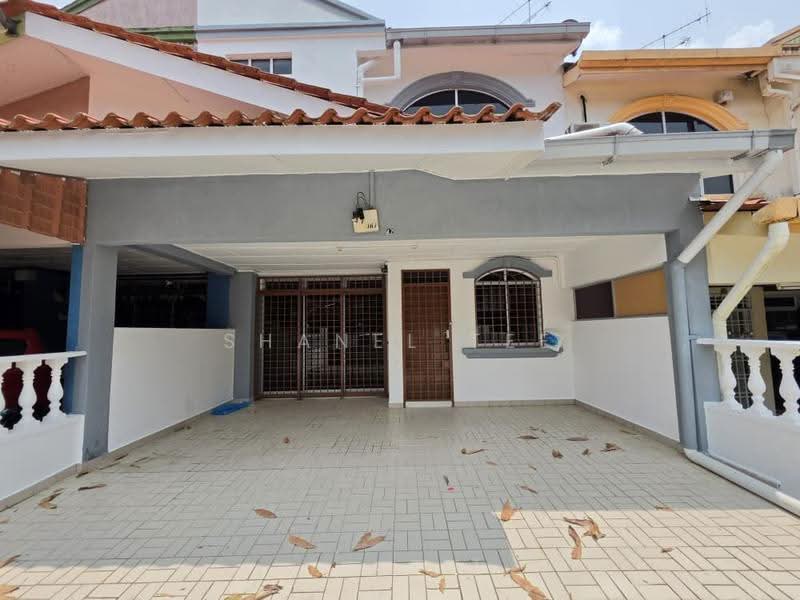Rumah Teres 2-Tingkat untuk Dijual di Taman Sri Kluang (Kluang) - Shanel Tee - Exterior - PropertyGuru.com.my