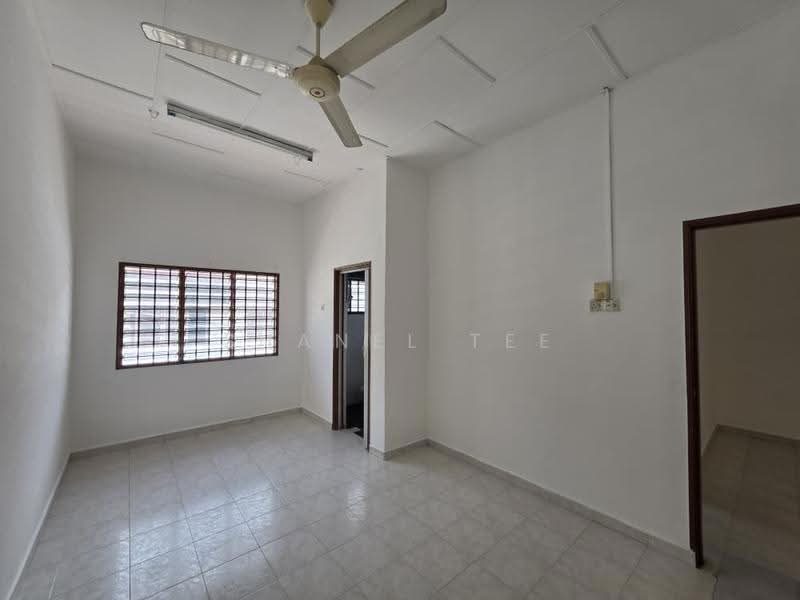 Rumah Teres 2-Tingkat untuk Dijual di Taman Sri Kluang (Kluang) - Shanel Tee - Interior - PropertyGuru.com.my