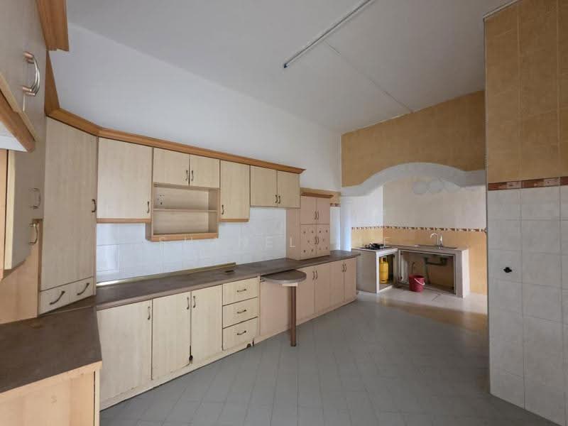Rumah Teres 2-Tingkat untuk Dijual di Taman Sri Kluang (Kluang) - Shanel Tee - Kitchen - PropertyGuru.com.my
