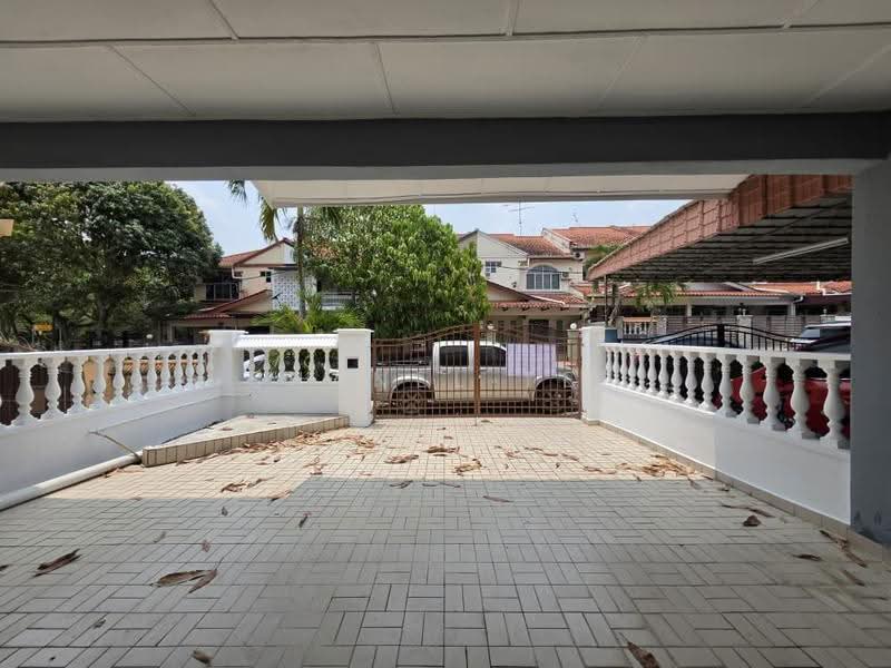 Rumah Teres 2-Tingkat untuk Dijual di Taman Sri Kluang (Kluang) - Shanel Tee - Exterior - PropertyGuru.com.my