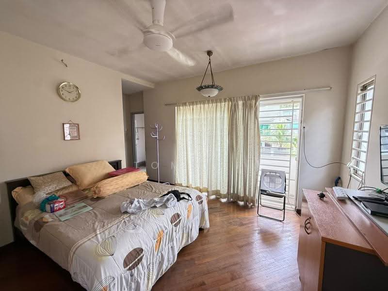 Rumah Berkembar untuk Dijual di Kota Emerald (Rawang) - Tom Yip - Bedroom - PropertyGuru.com.my