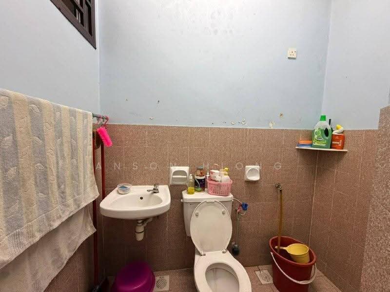 Rumah Teres 1-Tingkat untuk Dijual di Taman Jaya Mas (Skudai) - Anson Hiong - Bathroom - PropertyGuru.com.my