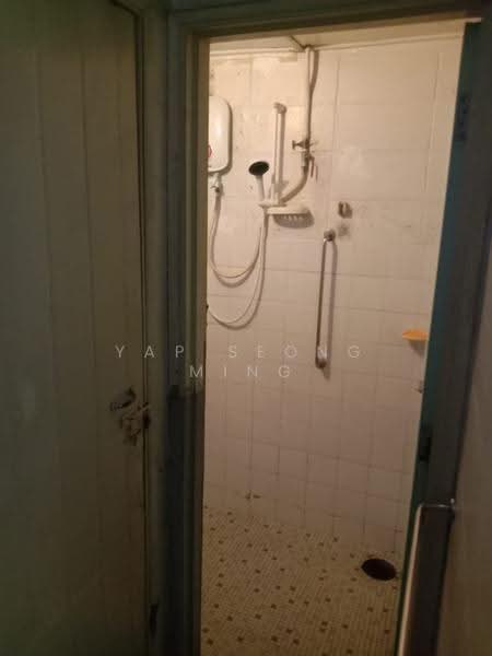 Semi-Detached House for Sale in Taman Castlefield (Sri Petaling) - Yap Seong Ming - Bathroom - PropertyGuru.com.my