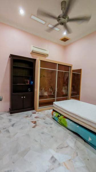 1-storey Terraced House for Sale in Taman Gunung Lambak (Kluang) - Shanel Tee - Bedroom - PropertyGuru.com.my