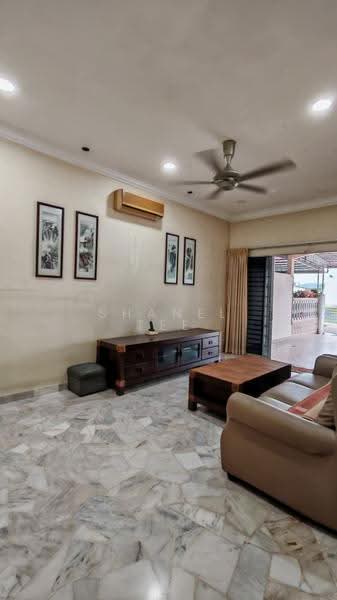1-storey Terraced House for Sale in Taman Gunung Lambak (Kluang) - Shanel Tee - Living Room - PropertyGuru.com.my