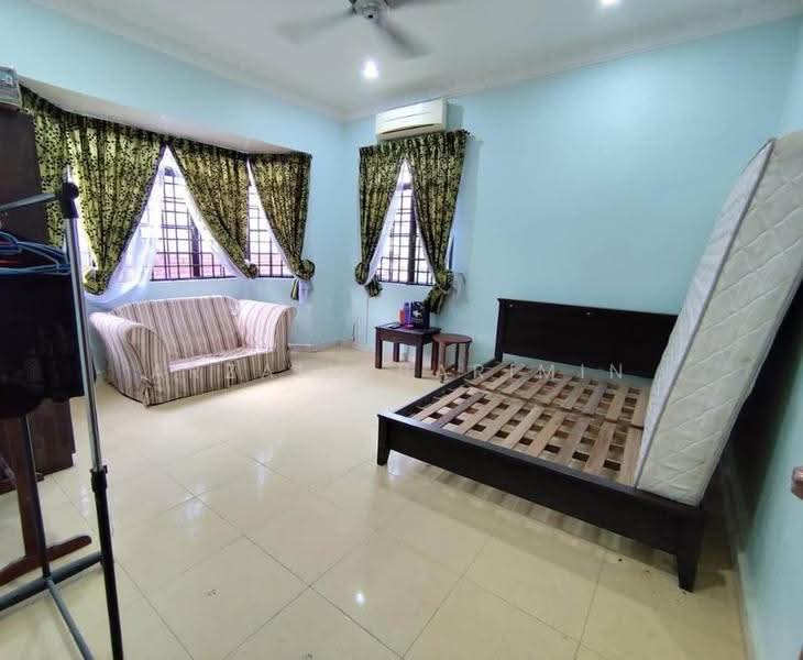 Bungalow House untuk Dijual di Kota Kecil (Kota Tinggi) - Arzaim Barimin - Living Room - PropertyGuru.com.my