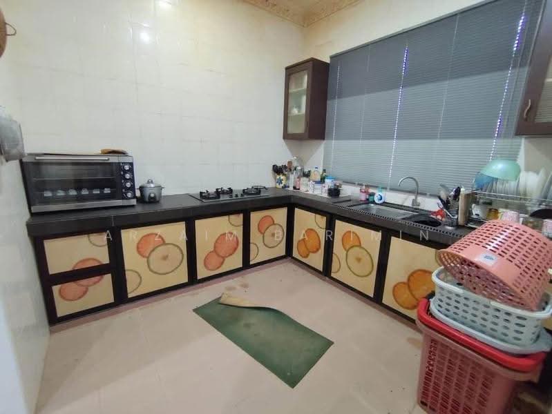 Bungalow House untuk Dijual di Kota Kecil (Kota Tinggi) - Arzaim Barimin - Kitchen - PropertyGuru.com.my