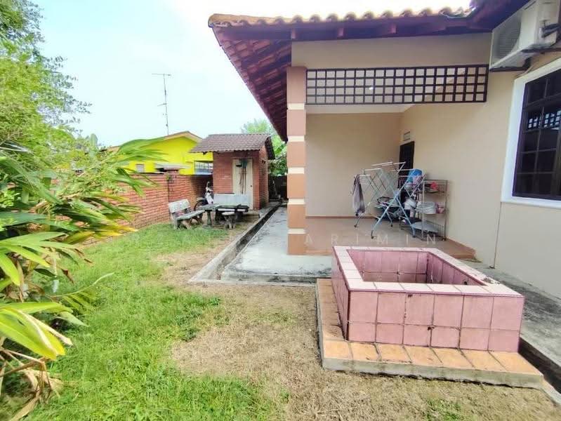 Bungalow House untuk Dijual di Kota Kecil (Kota Tinggi) - Arzaim Barimin - Exterior - PropertyGuru.com.my