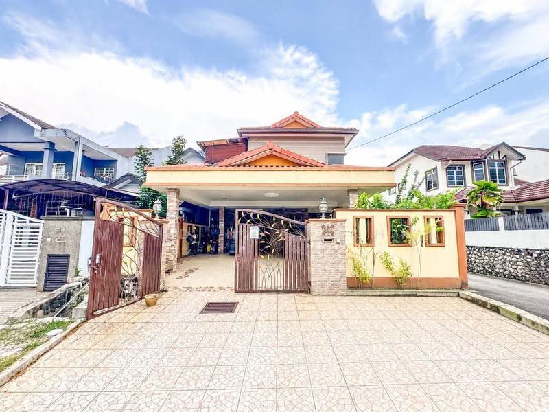 2-storey Terraced House for Sale in Seksyen 8 (Shah Alam) - Mohd Nor Fahmi - Exterior - PropertyGuru.com.my