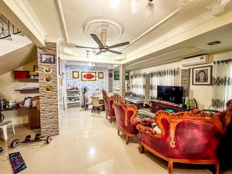 2-storey Terraced House for Sale in Seksyen 8 (Shah Alam) - Mohd Nor Fahmi - Living Room - PropertyGuru.com.my