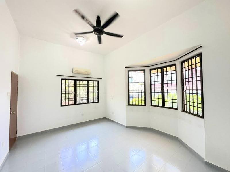Rumah Berkembar untuk Dijual di Sungai Ara (Penang) - Kenny Ooi - Living Room - PropertyGuru.com.my
