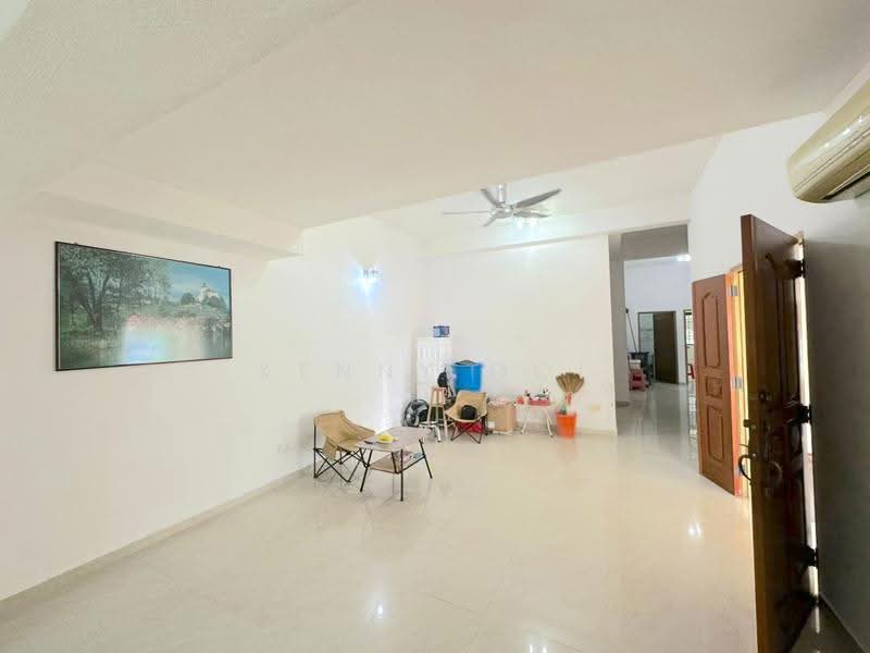 Rumah Berkembar untuk Dijual di Sungai Ara (Penang) - Kenny Ooi - Living Room - PropertyGuru.com.my