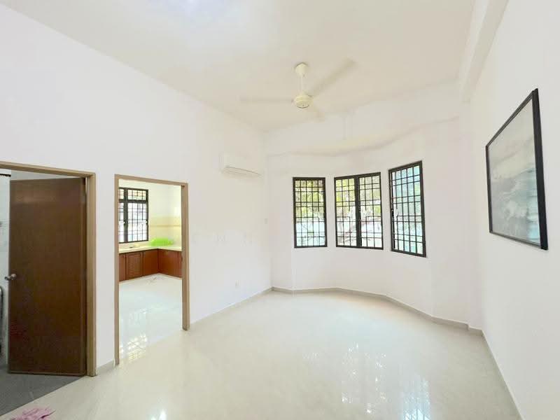 Rumah Berkembar untuk Dijual di Sungai Ara (Penang) - Kenny Ooi - Living Room - PropertyGuru.com.my