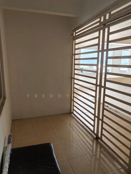 Kondominium untuk Dijual di D'Piazza - Freddy Tan - Balcony - PropertyGuru.com.my