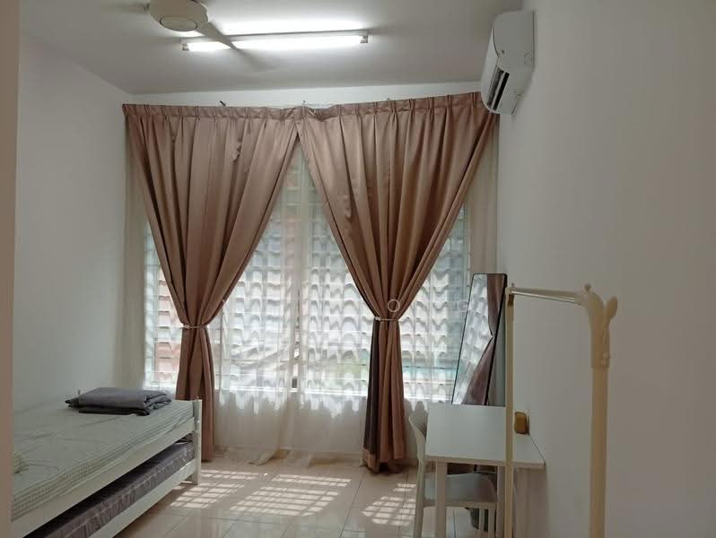 Pangsapuri untuk Disewa di Pangsapuri Bukit Beruang Permai (University Green) - YM Chong - Bedroom - PropertyGuru.com.my