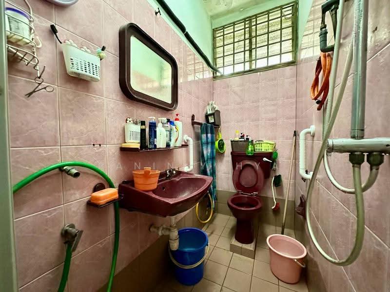 1-storey Terraced House for Sale in Kelana Jaya (Petaling Jaya) - Banin Yahya - PropertyGuru.com.my