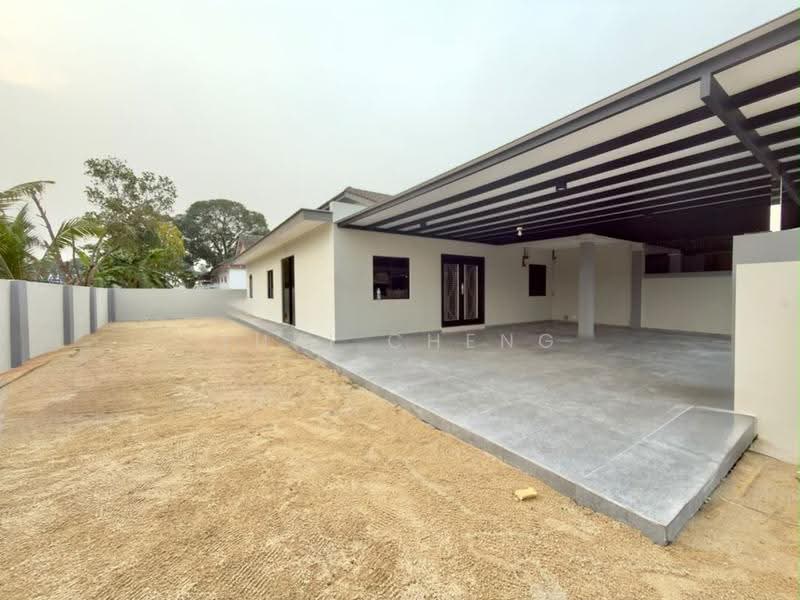 Rumah Teres 1-Tingkat untuk Dijual di Taman Universiti (Skudai) - Yuki Cheng - Exterior - PropertyGuru.com.my