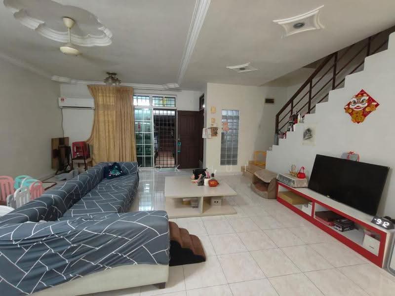 Rumah Teres 2-Tingkat untuk Dijual di Taman Desa Tebrau (Tebrau) - Kok Hui - Living Room - PropertyGuru.com.my