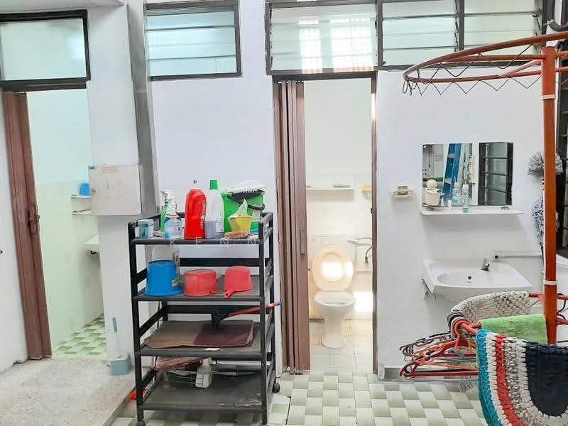 1-storey Terraced House for Sale in Sungai Dua (Penang) - Kenny Ooi - Bathroom - PropertyGuru.com.my