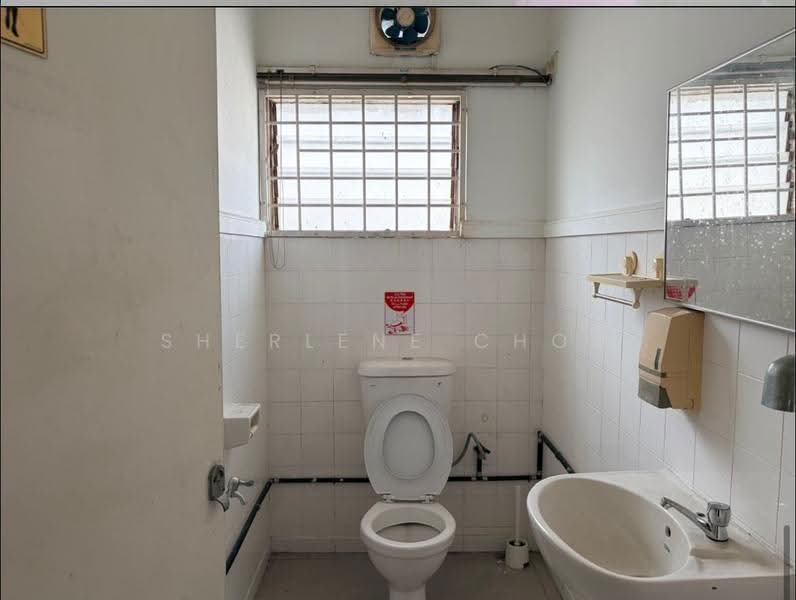 Shop / Office for Rent in Jelutong (Penang) - Sherlene Choo - Bathroom - PropertyGuru.com.my