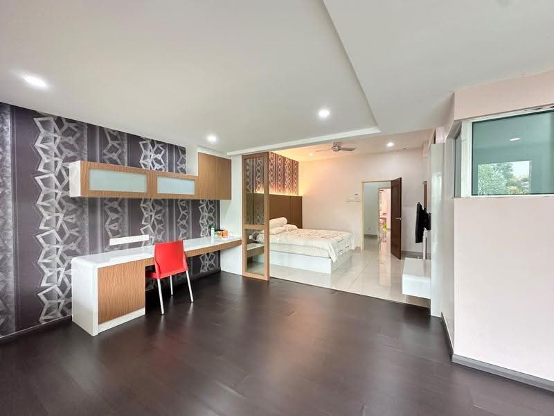 2-storey Terraced House for Sale in Taman Seri Austin (Tebrau) - Winson Tan - Bedroom - PropertyGuru.com.my