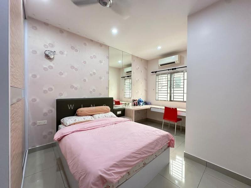 2-storey Terraced House for Sale in Taman Seri Austin (Tebrau) - Winson Tan - Bedroom - PropertyGuru.com.my