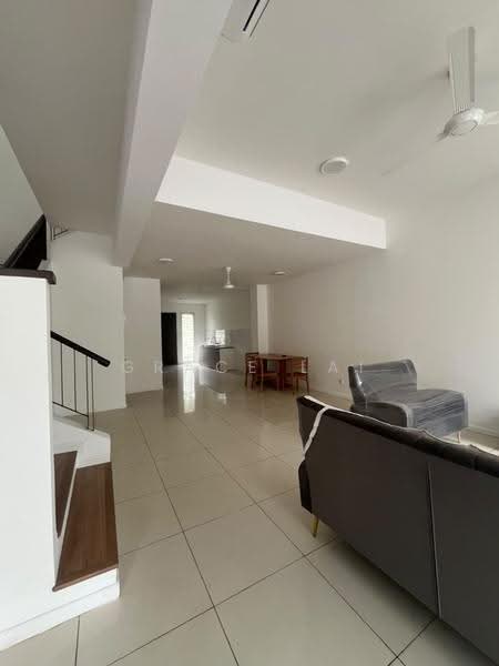 Rumah Teres untuk Disewa di Bandar Tropicana Aman (Telok Panglima Garang) - Grace Lai - Living Room - PropertyGuru.com.my