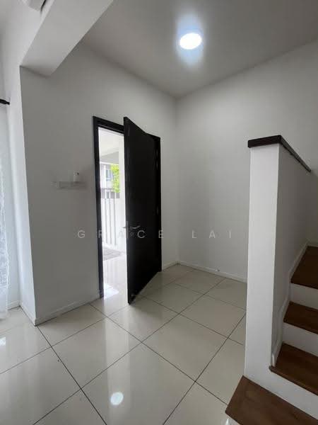 Rumah Teres untuk Disewa di Bandar Tropicana Aman (Telok Panglima Garang) - Grace Lai - Entrance - PropertyGuru.com.my
