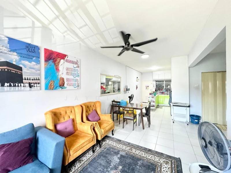 Pangsapuri untuk Dijual di Mewah 9 Residence - Jayden Lee - Living Room - PropertyGuru.com.my
