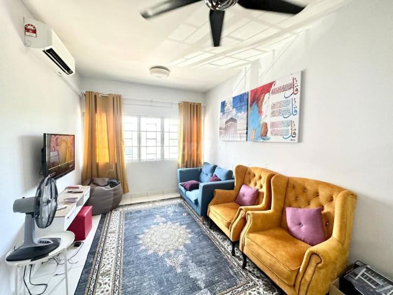 Pangsapuri untuk Dijual di Mewah 9 Residence - Jayden Lee - Living Room - PropertyGuru.com.my
