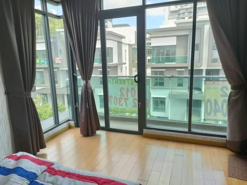 Rumah Berkembar untuk Disewa di Desa Petaling (Kuala Lumpur) - Alvin Teh - Balcony - PropertyGuru.com.my