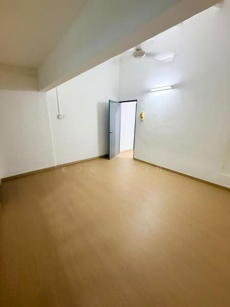 Rumah Teres 2-Tingkat untuk Dijual di Taman Megah Ria (Masai) - Kuu Chin - Interior - PropertyGuru.com.my