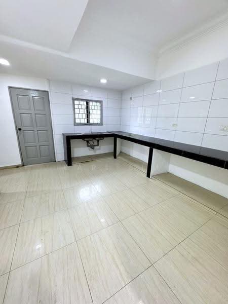 Rumah Teres 1-Tingkat untuk Dijual di Taman Perling (Perling) - Karl Lim - Kitchen - PropertyGuru.com.my
